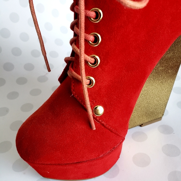 Liliana Fabulous Cracked Lace-Up High Top Wedge Sneaker